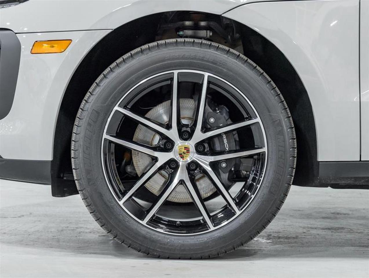 2026 Porsche Macan  Photo
