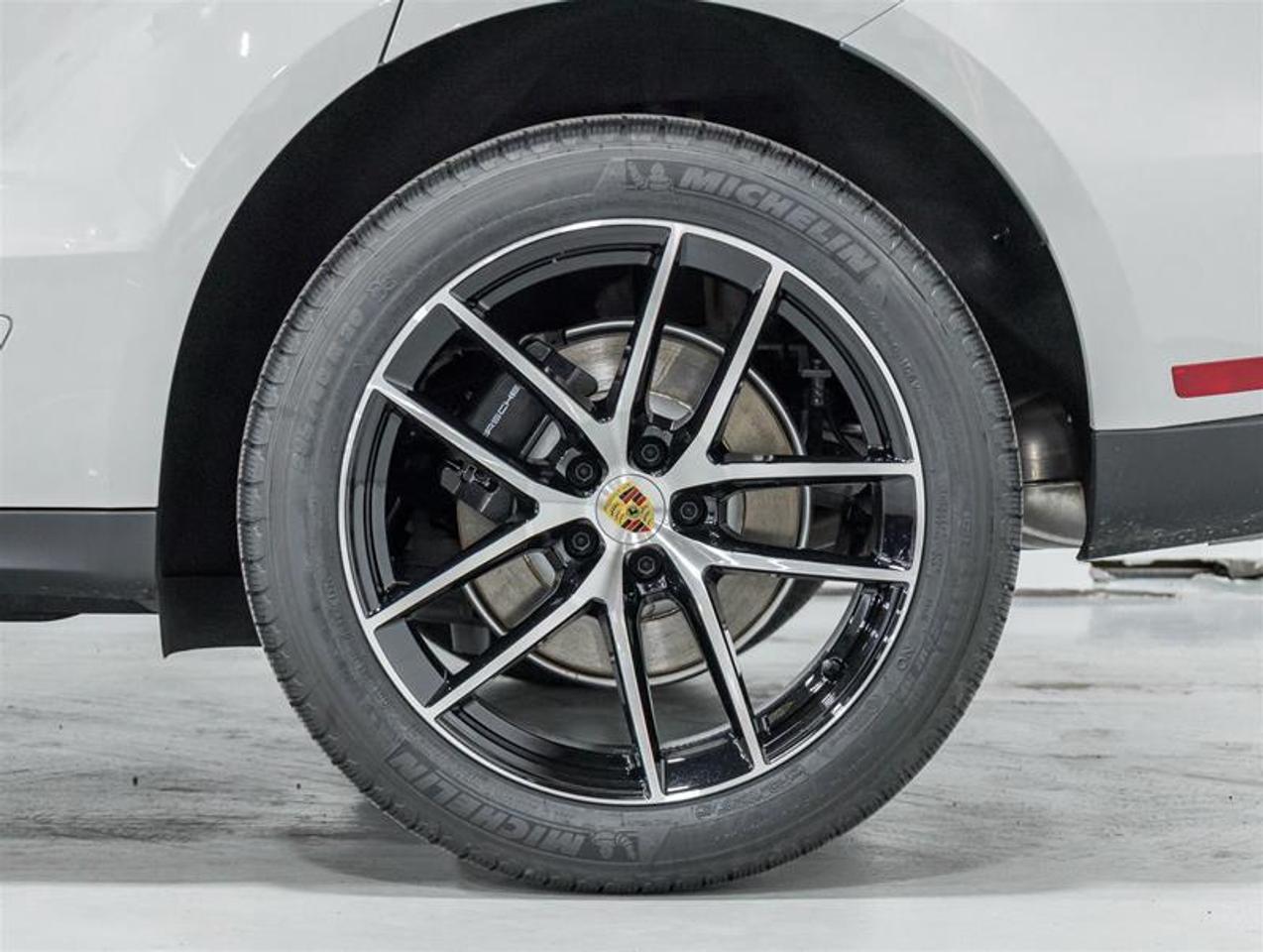 2026 Porsche Macan  Photo