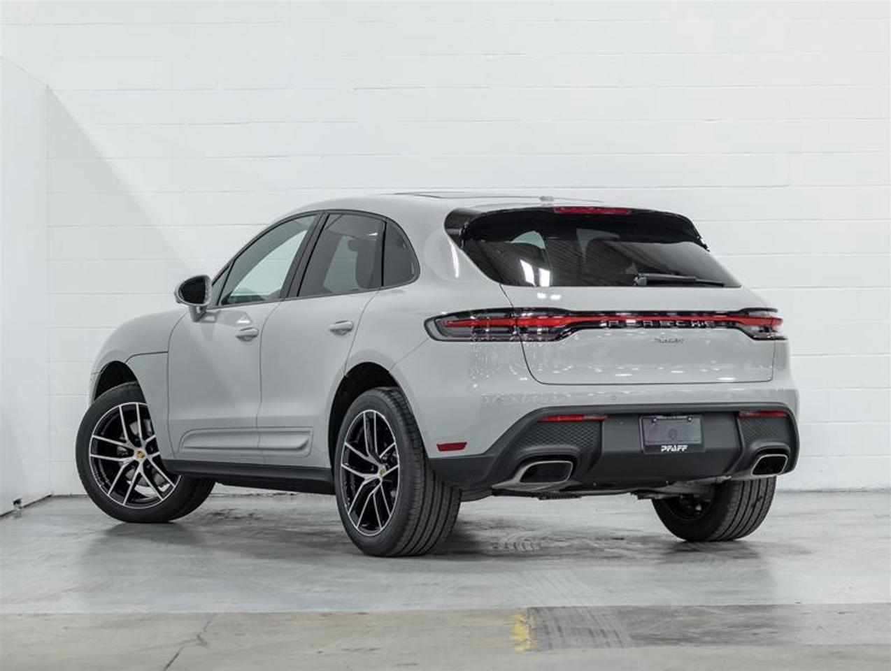 2026 Porsche Macan  Photo