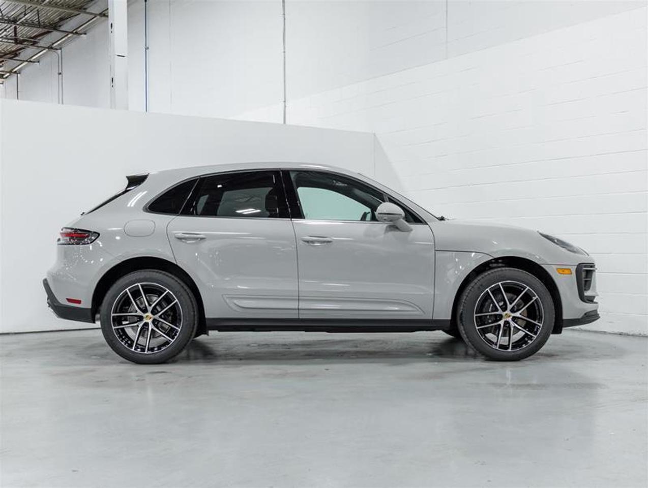 2026 Porsche Macan  Photo