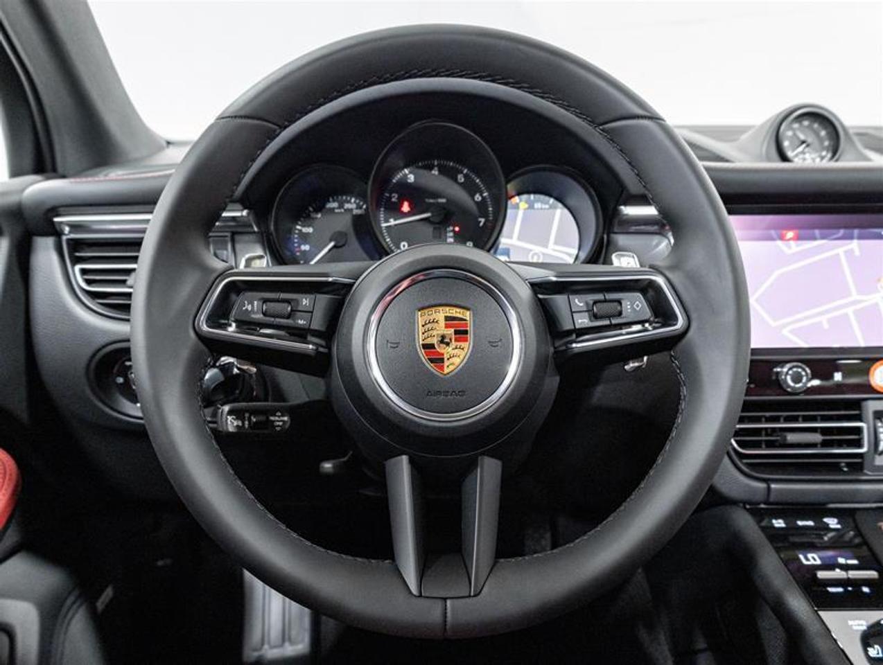 2026 Porsche Macan  Photo