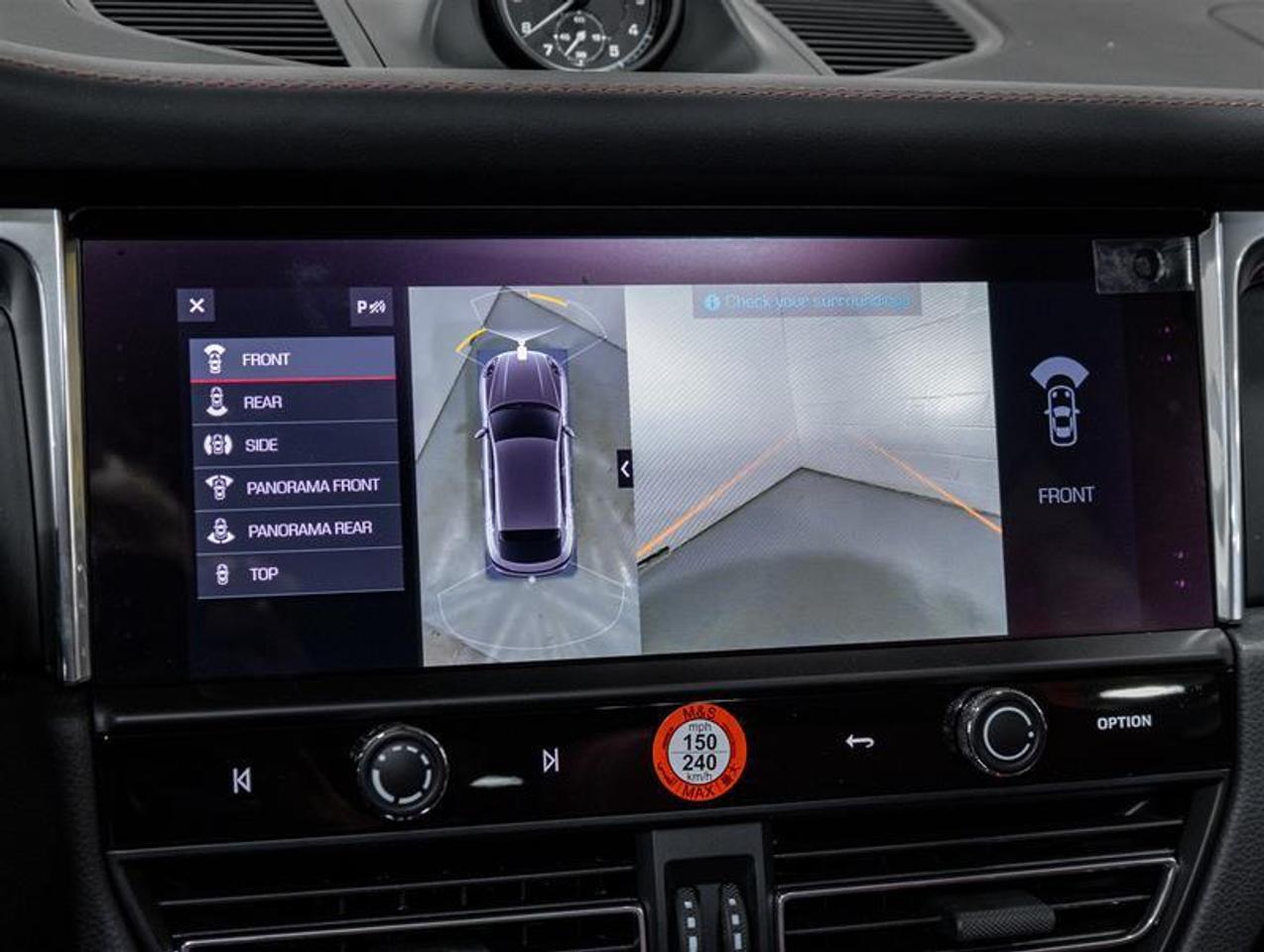 2026 Porsche Macan  Photo