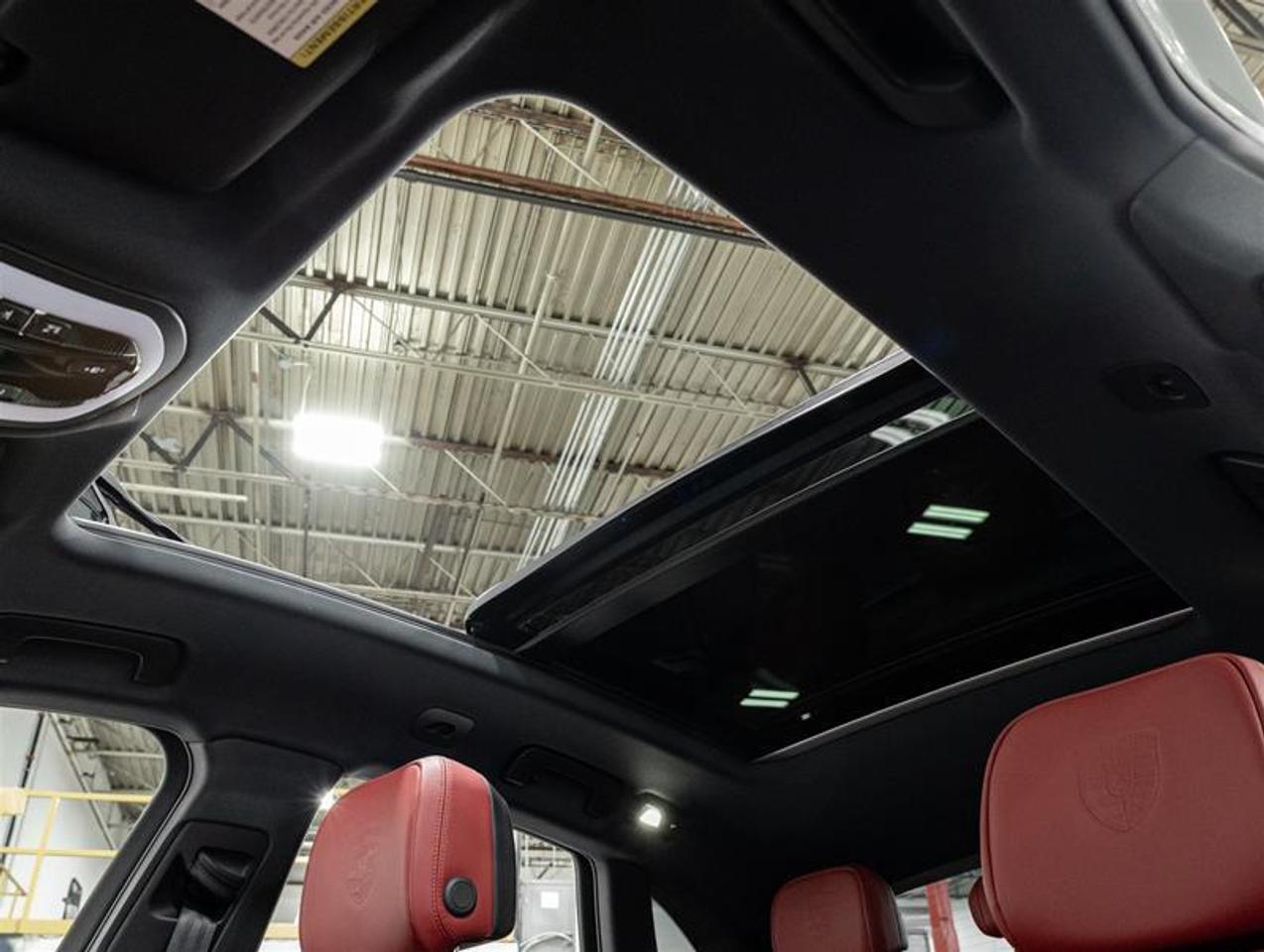 2026 Porsche Macan  Photo