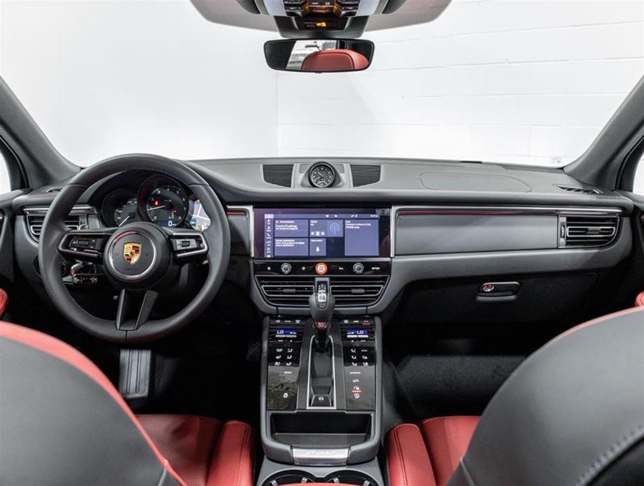 2026 Porsche Macan  Photo
