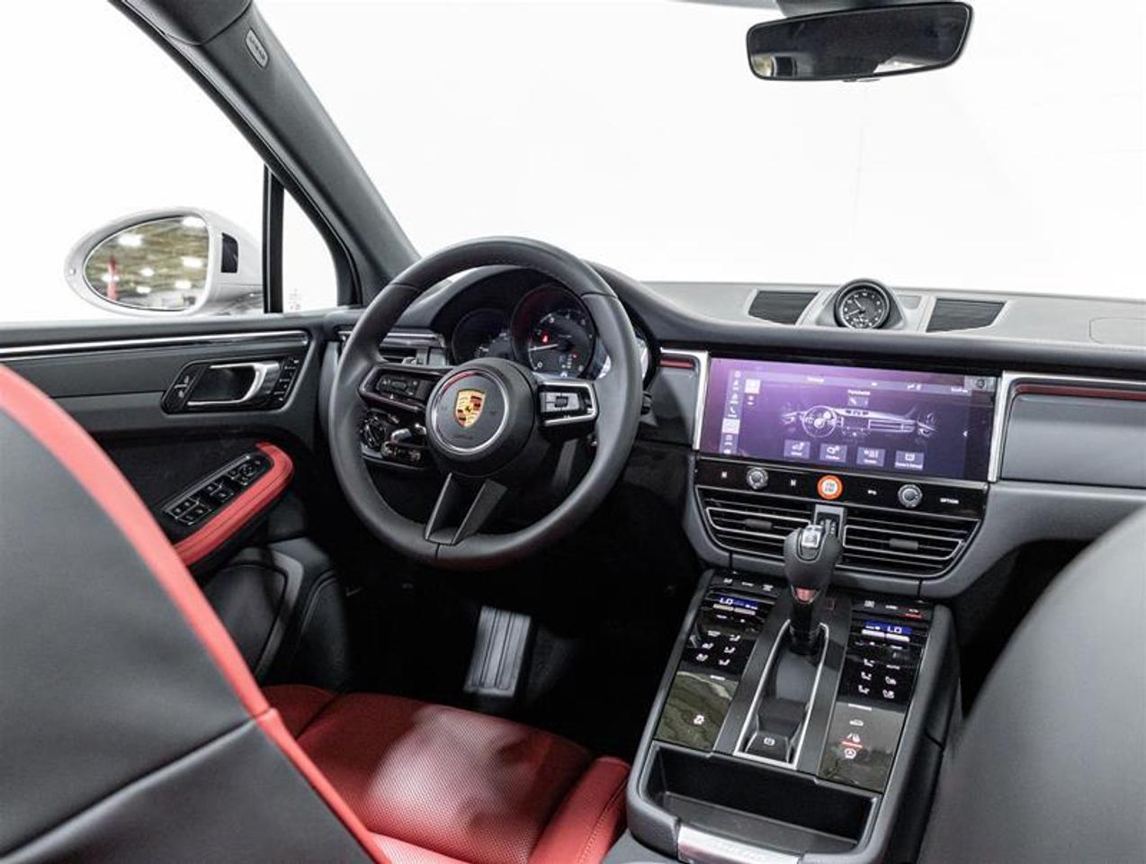 2026 Porsche Macan  Photo