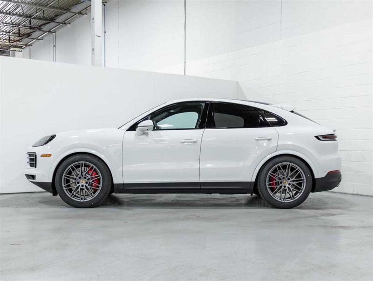 2026 Porsche Cayenne  Photo3