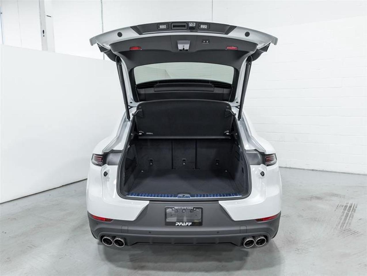 2026 Porsche Cayenne  Photo