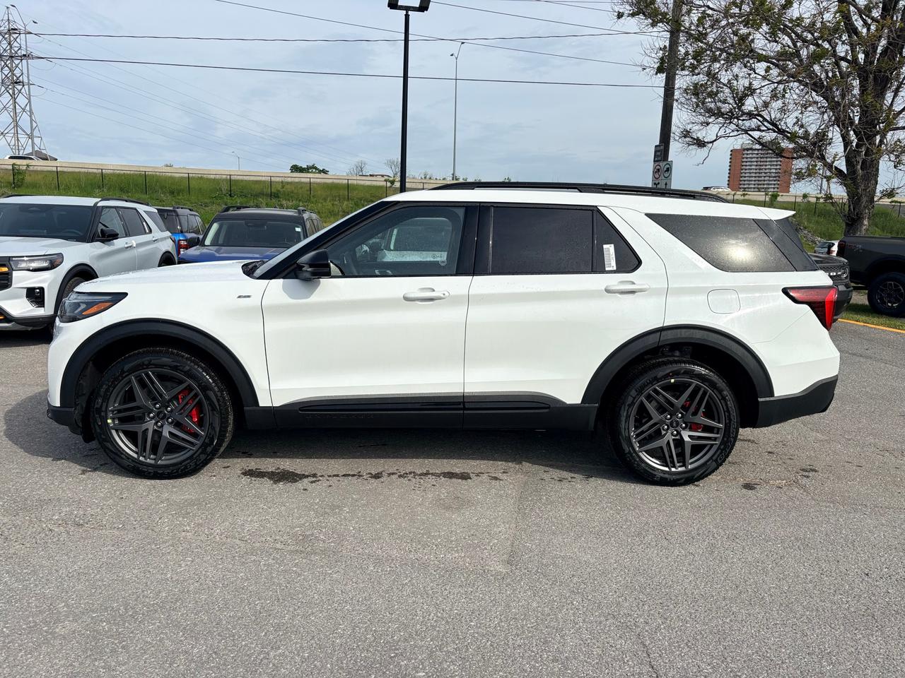 2026 Ford Explorer ST-Line 4dr 4x4 Photo3