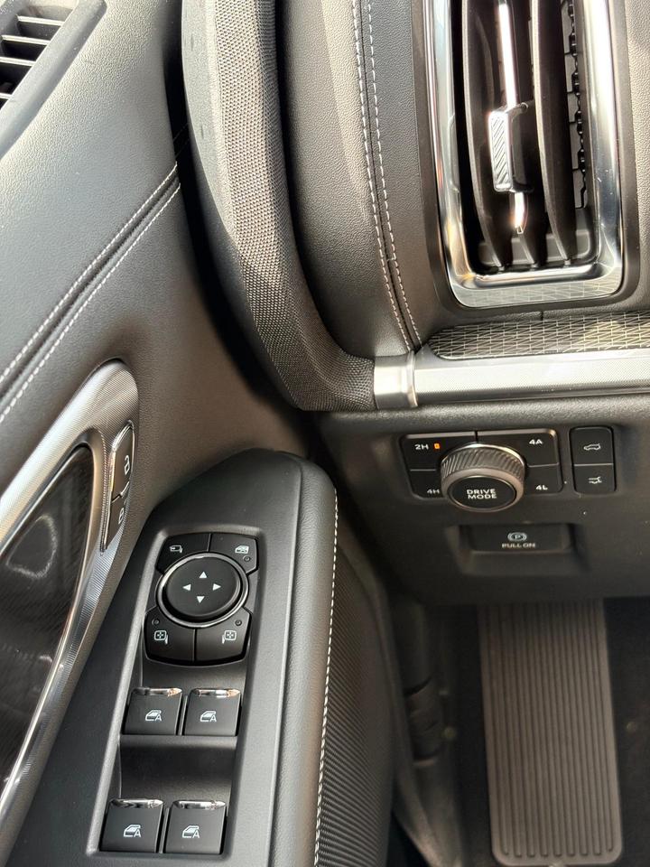 2026 Ford Expedition Max Platinum 4dr 4x4 Photo