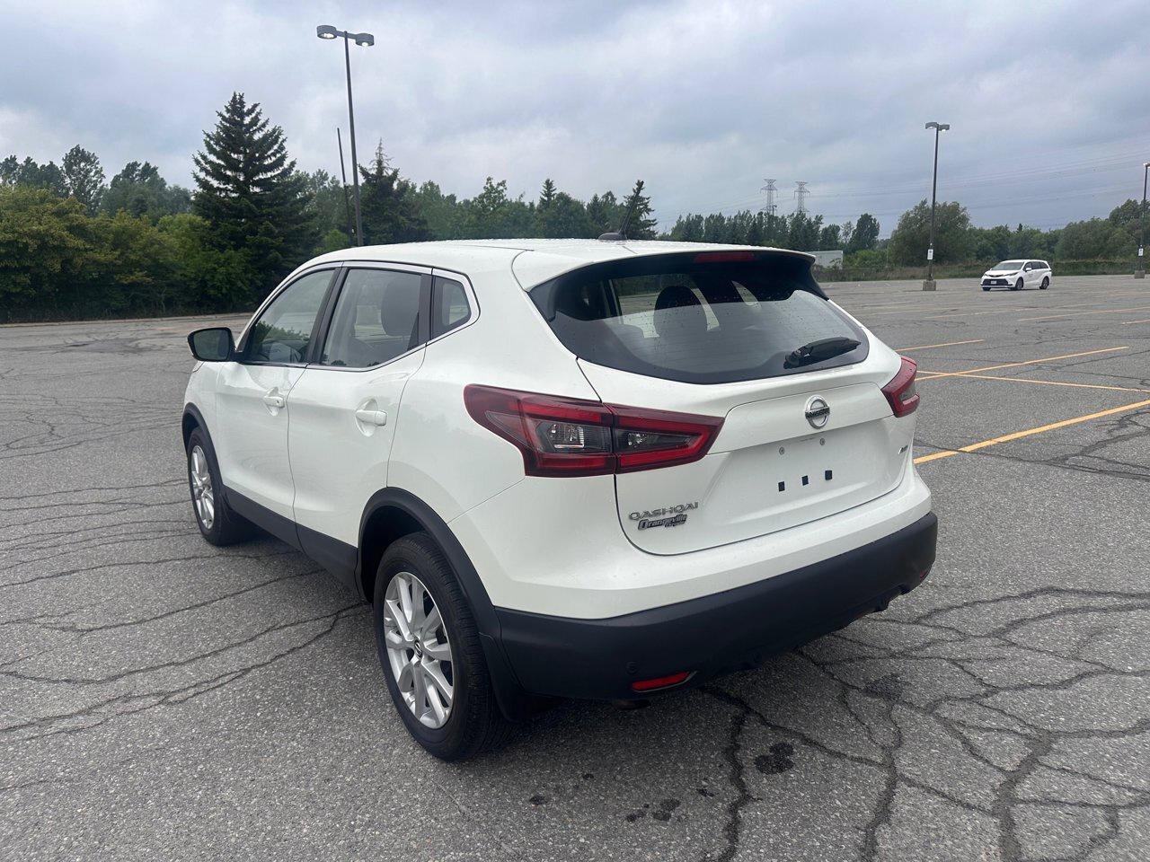 2020 Nissan Qashqai SV Photo2