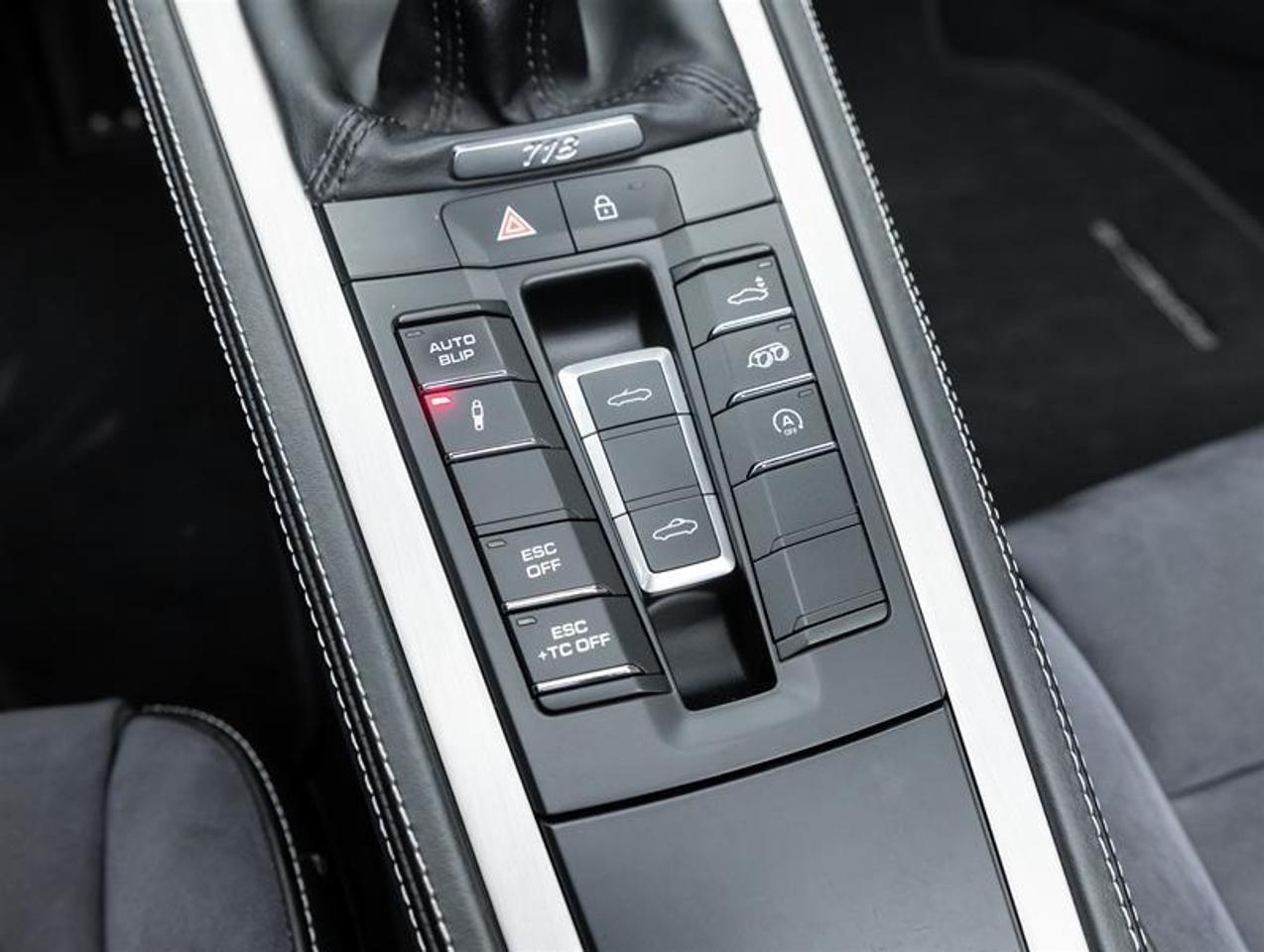 2021 Porsche 718 Spyder  Photo