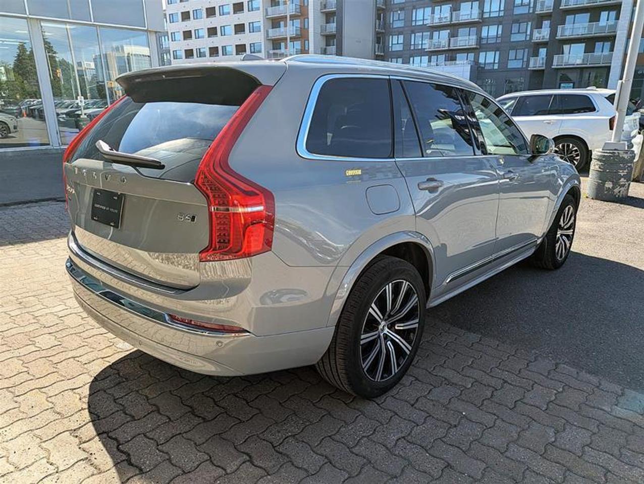 2024 Volvo XC90 B6 Core   7 Pass   Climate   Low KM   Clean Photo