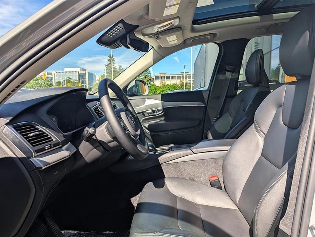 2024 Volvo XC90 B6 Core   7 Pass   Climate   Low KM   Clean Photo
