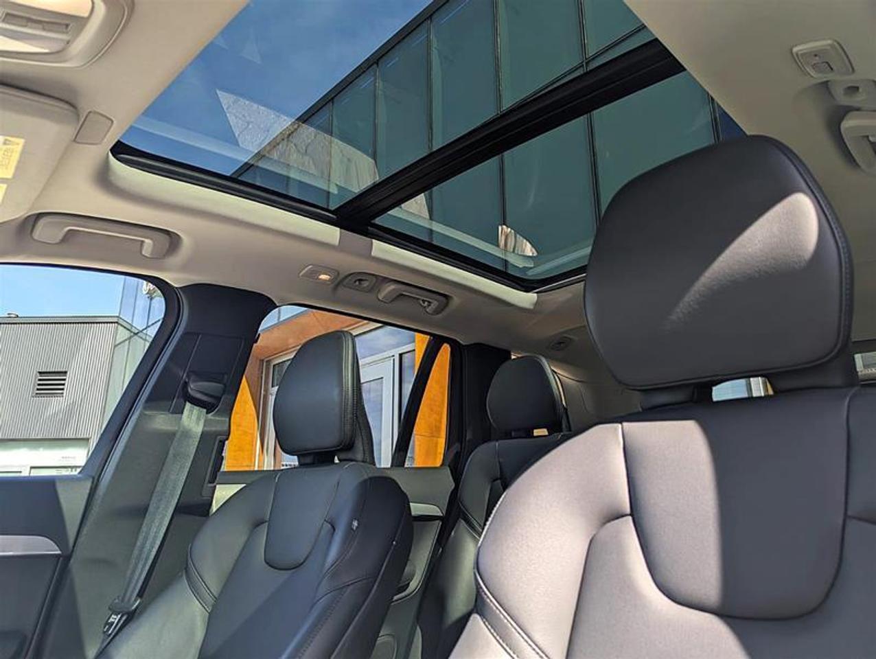 2024 Volvo XC90 B6 Core   7 Pass   Climate   Low KM   Clean Photo