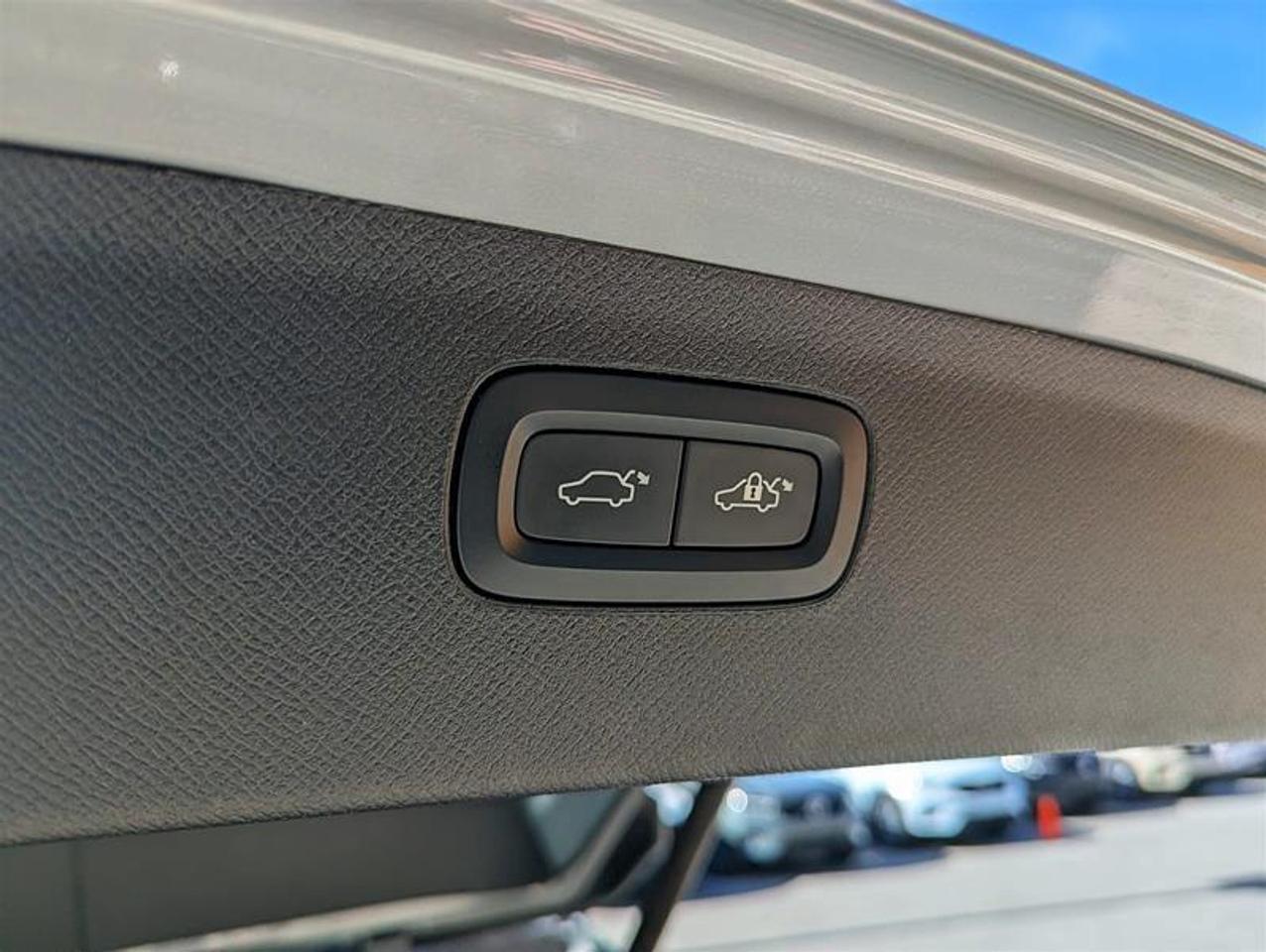 2024 Volvo XC90 B6 Core   7 Pass   Climate   Low KM   Clean Photo