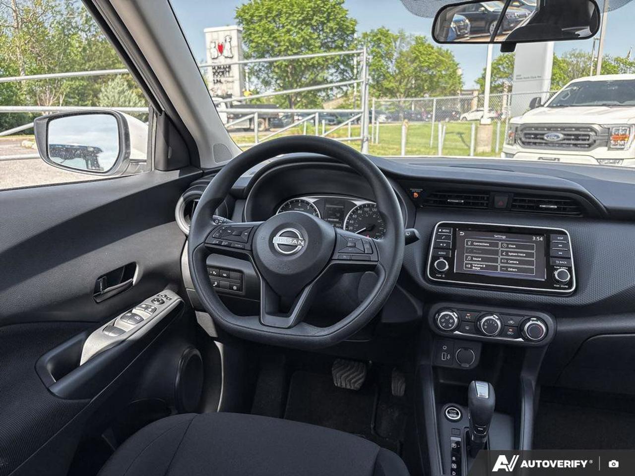 2024 Nissan Kicks S Photo