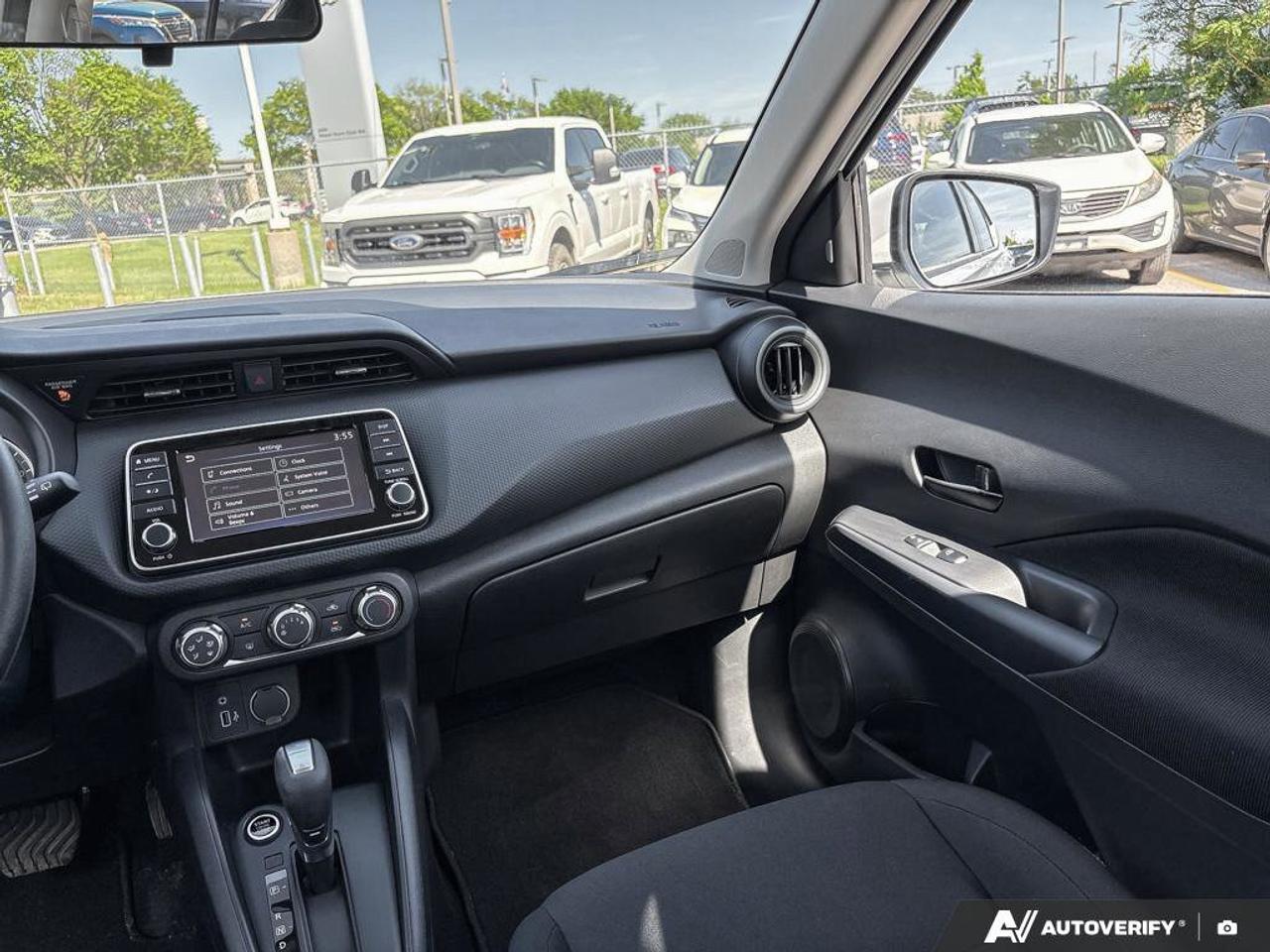 2024 Nissan Kicks S Photo
