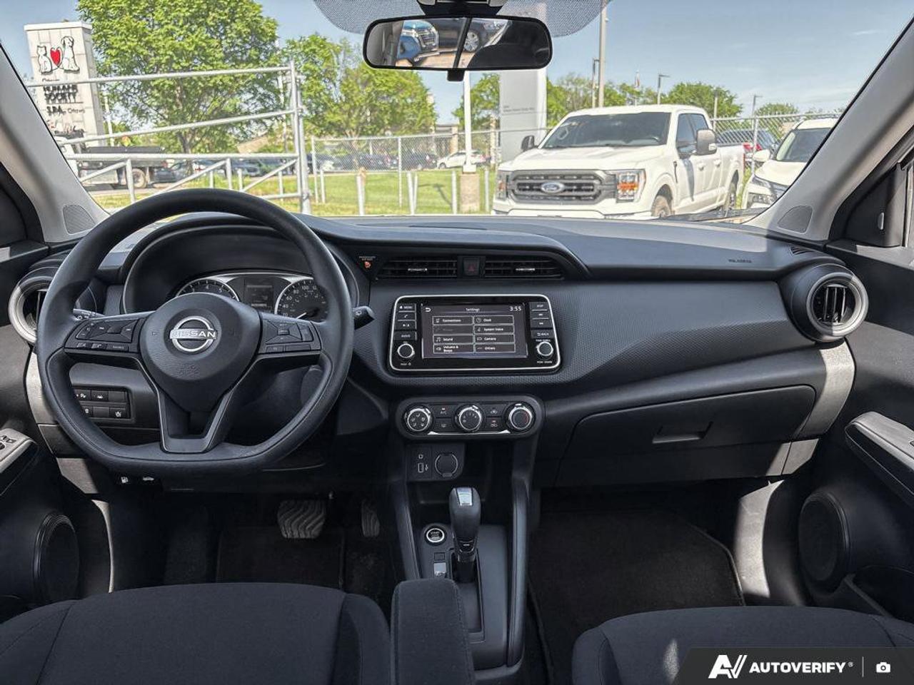 2024 Nissan Kicks S Photo