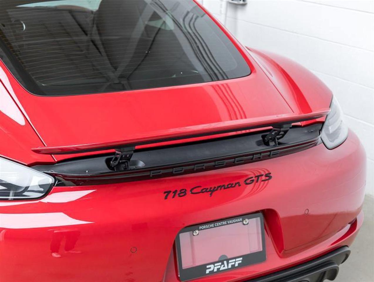 2024 Porsche 718 Cayman  Photo