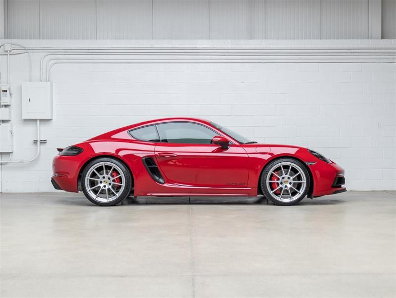 2024 Porsche 718 Cayman  Photo