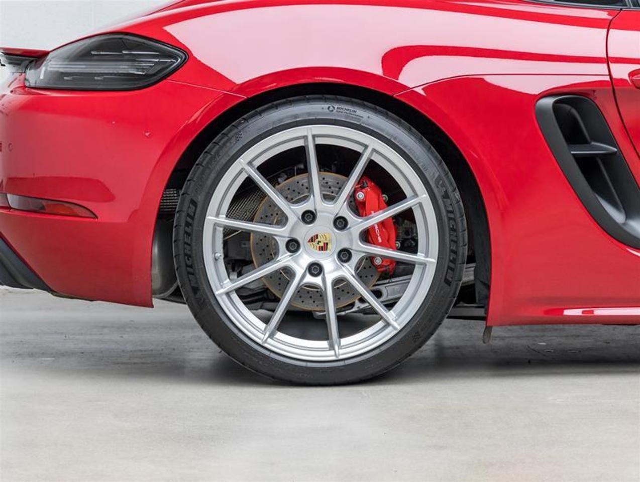 2024 Porsche 718 Cayman  Photo