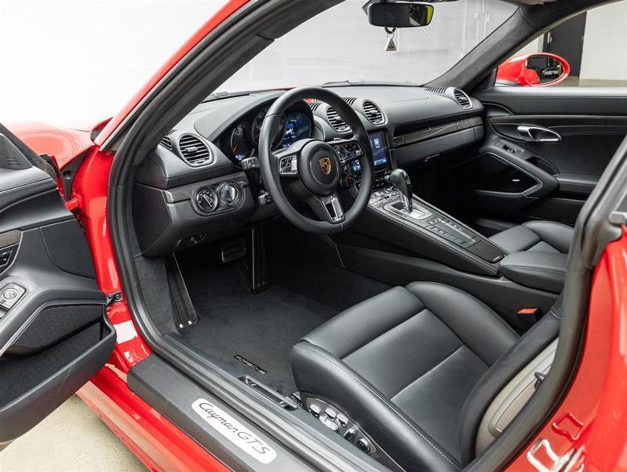 2024 Porsche 718 Cayman  Photo