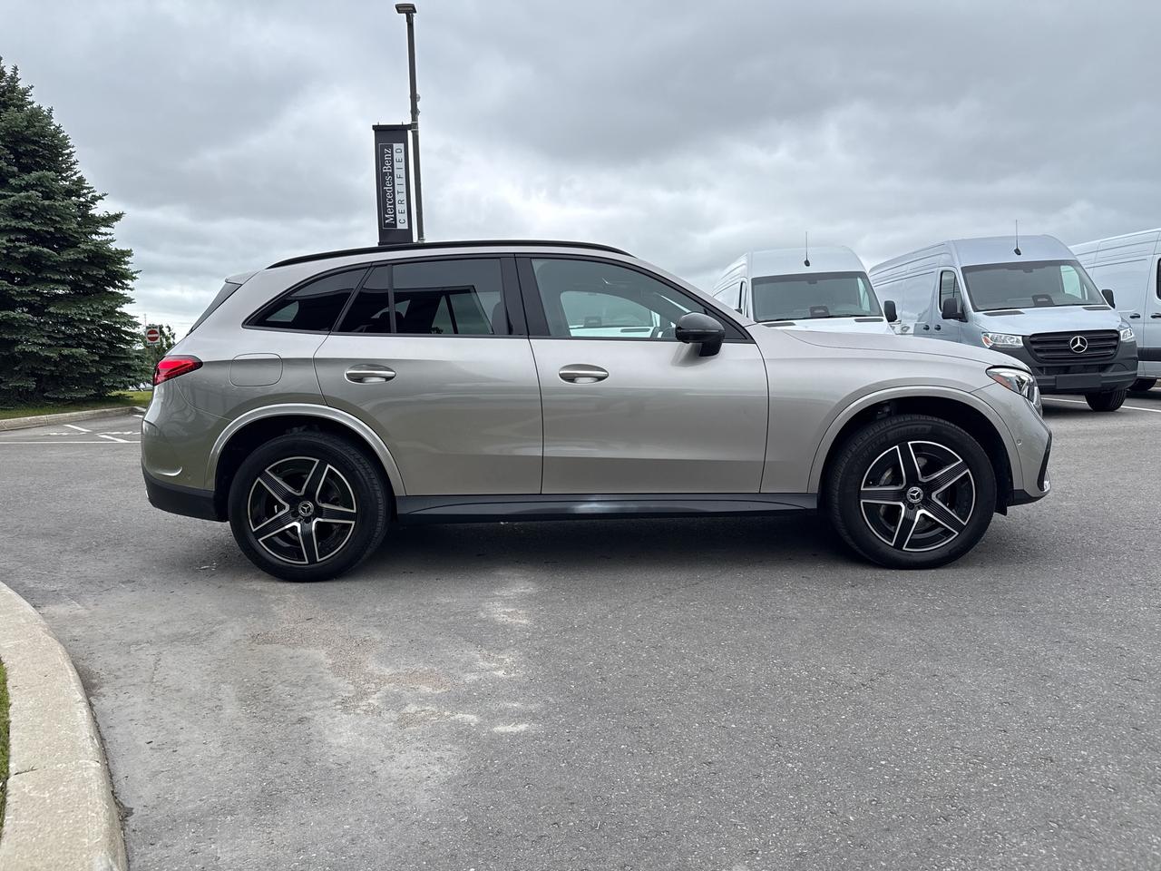 2023 Mercedes-Benz GLC 4MATIC® Photo4