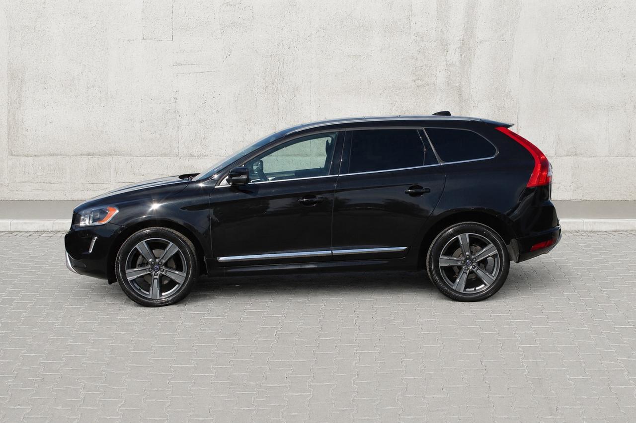2017 Volvo XC60 Premier  Gps BkpCam Moonroof ParkingSensors Photo2