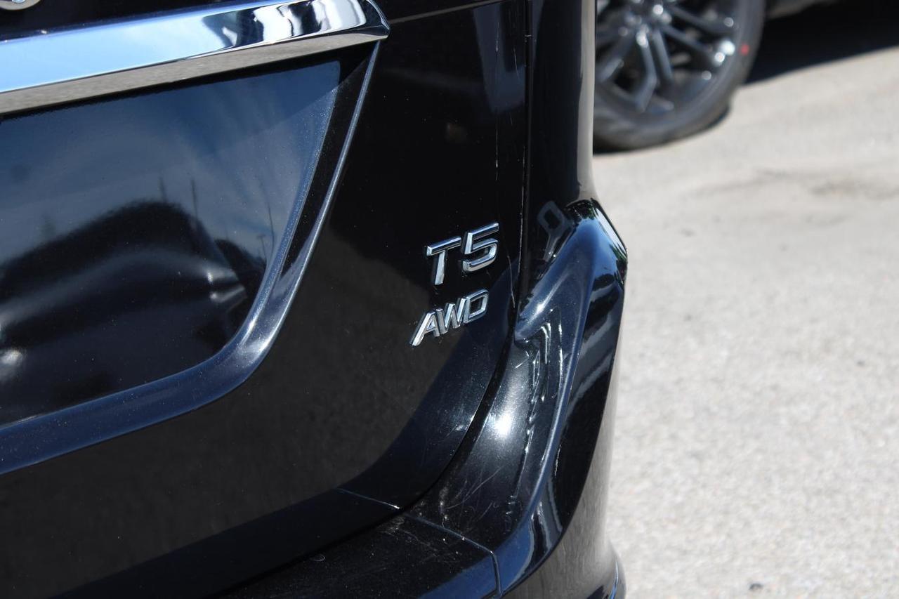 2017 Volvo XC60 Premier  Gps BkpCam Moonroof ParkingSensors Photo