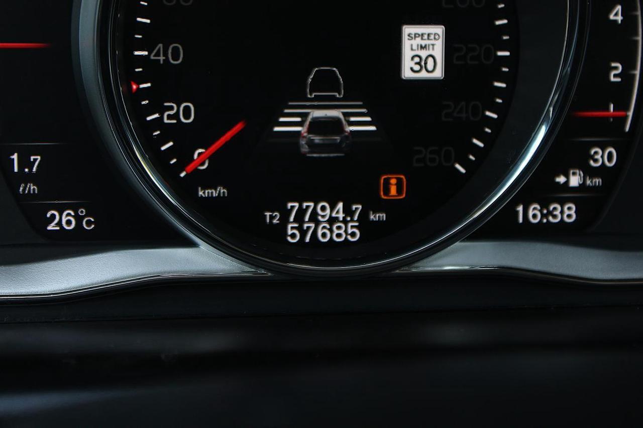 2017 Volvo XC60 Premier  Gps BkpCam Moonroof ParkingSensors Photo