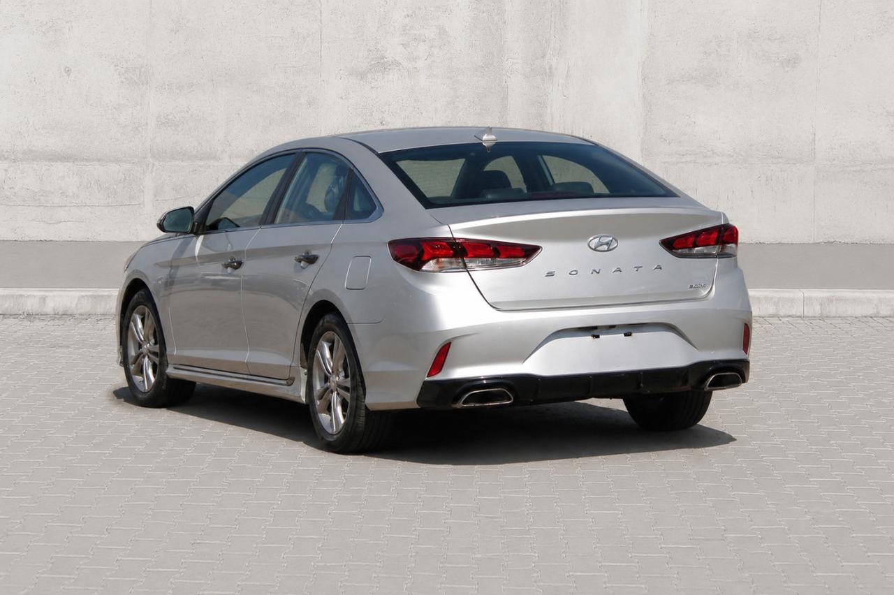 2019 Hyundai Sonata Sport  Sunroof BkpCam HtdSeats Photo3