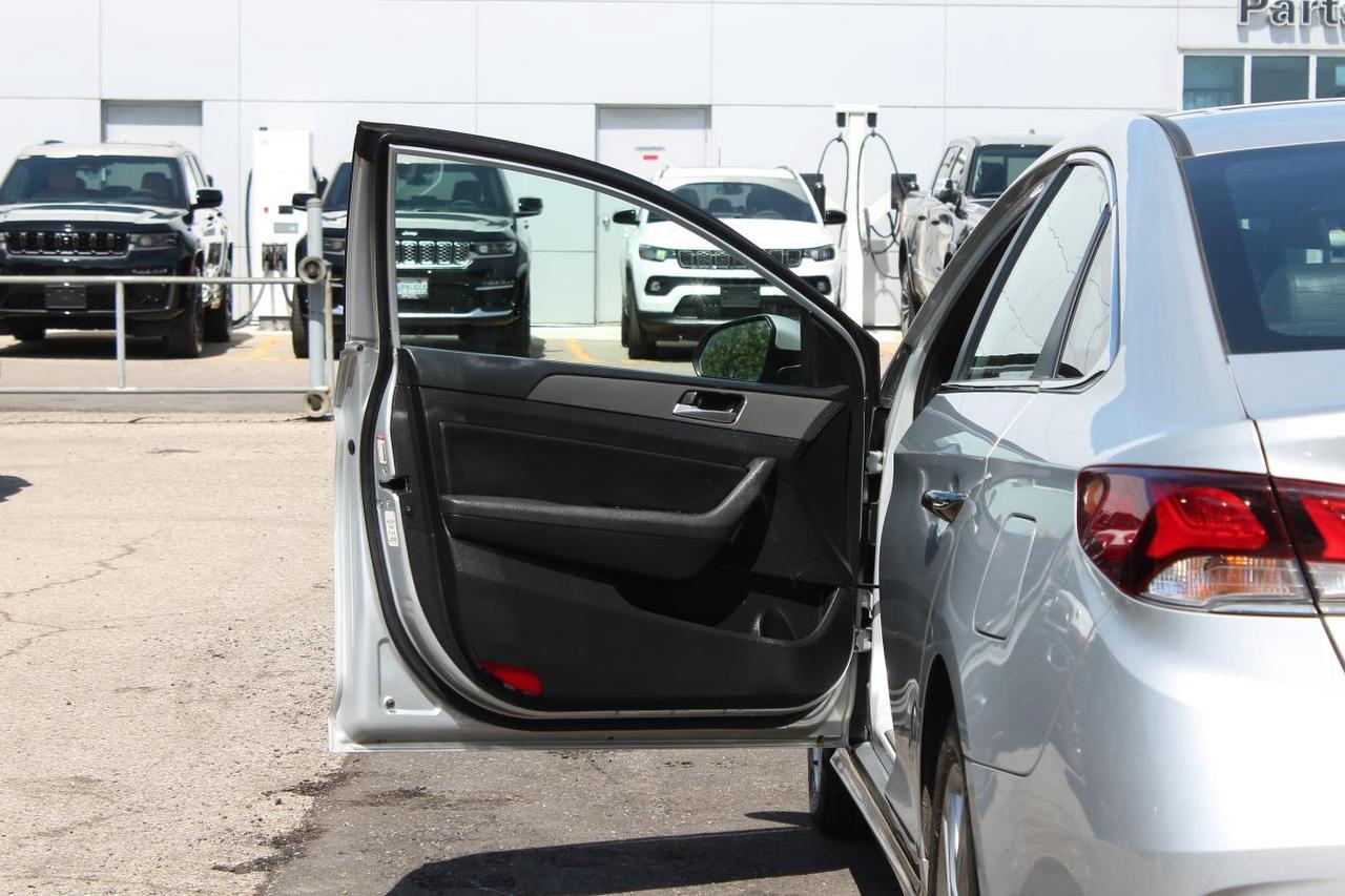 2019 Hyundai Sonata Sport  Sunroof BkpCam HtdSeats Photo