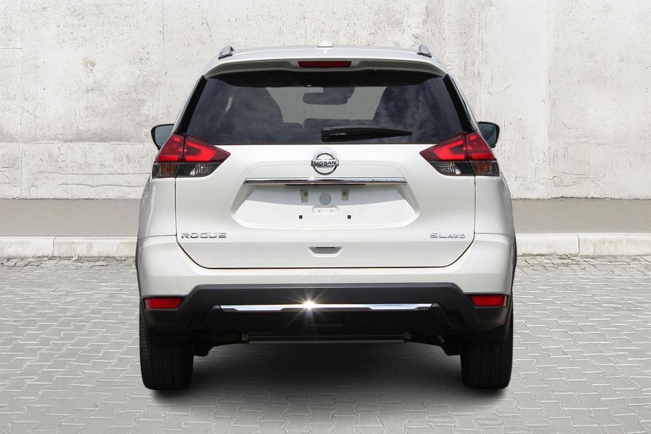 2017 Nissan Rogue SL AWD  Gps Moonroof SiriusXM BkpCam HtdSeats CDpl Photo4
