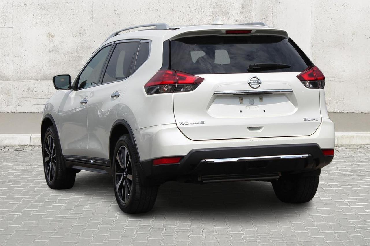 2017 Nissan Rogue SL AWD  Gps Moonroof SiriusXM BkpCam HtdSeats CDpl Photo