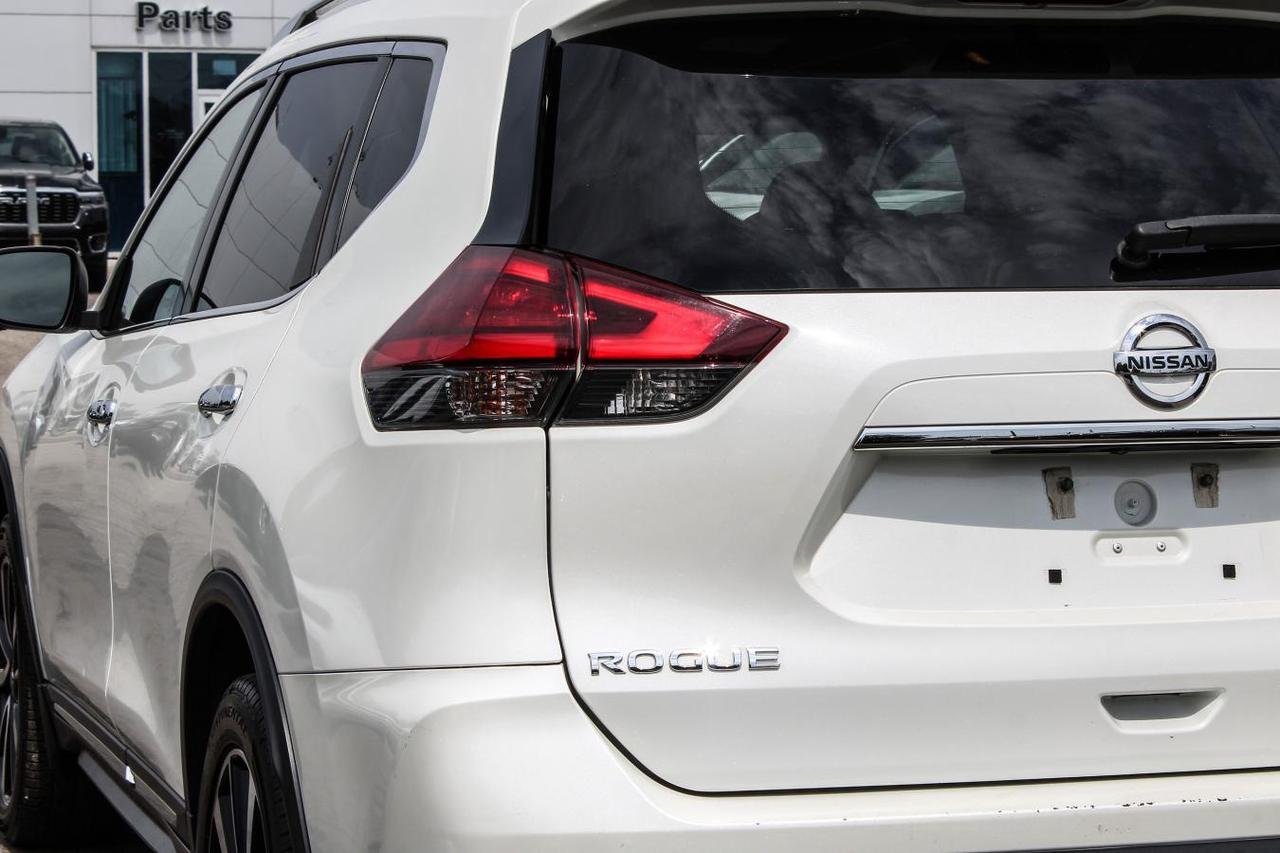 2017 Nissan Rogue SL AWD  Gps Moonroof SiriusXM BkpCam HtdSeats CDpl Photo