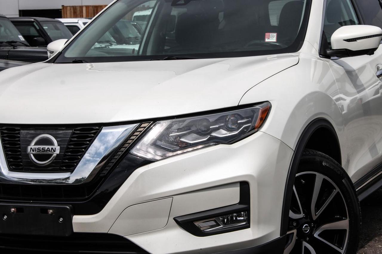 2017 Nissan Rogue SL AWD  Gps Moonroof SiriusXM BkpCam HtdSeats CDpl Photo