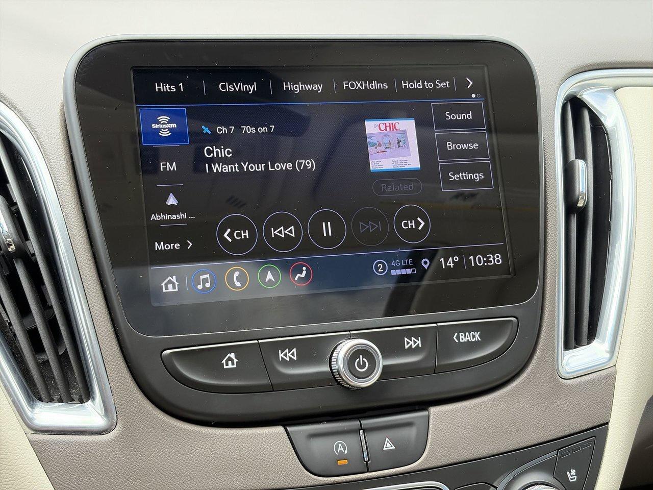 2023 Chevrolet Malibu 2LT Clean CarFax One Owner Photo