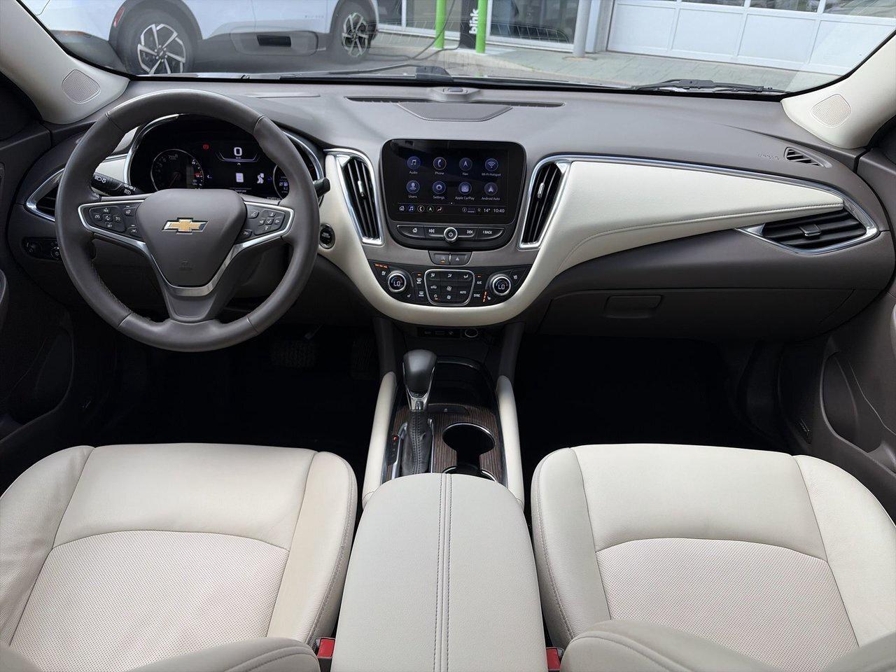 2023 Chevrolet Malibu 2LT Clean CarFax One Owner Photo