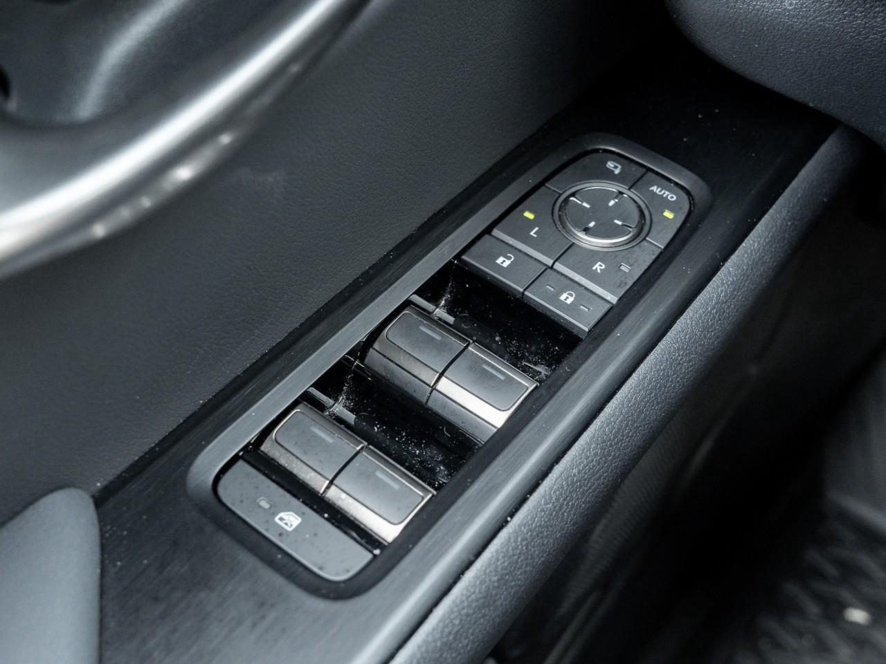 2025 Lexus UX 300H Base 4dr All-Wheel Drive Photo