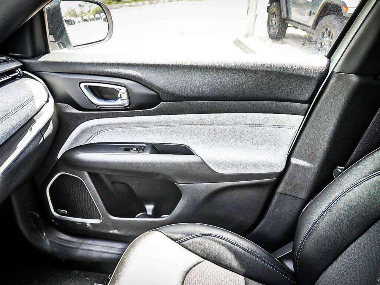 2025 Jeep Compass  Photo