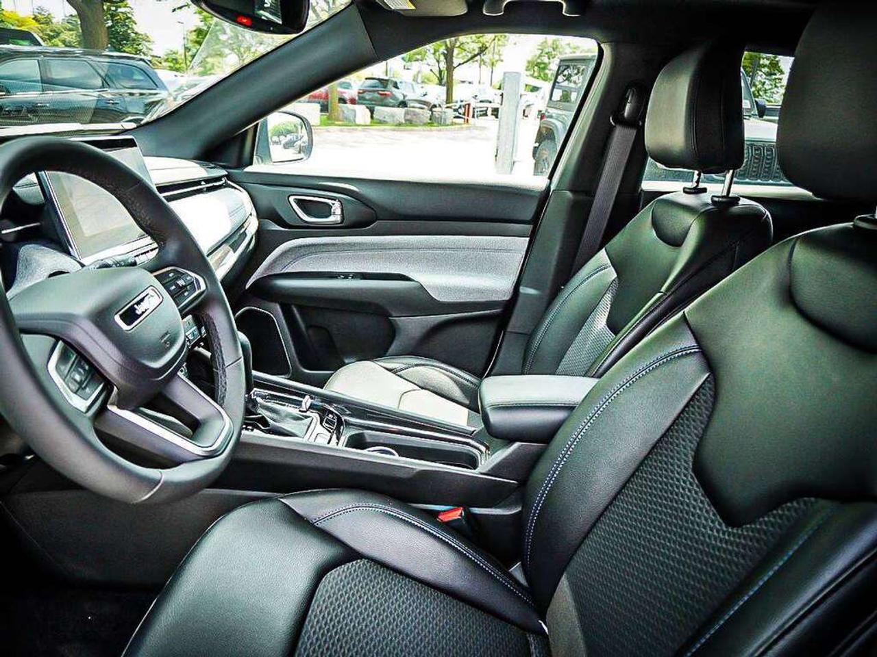 2025 Jeep Compass  Photo