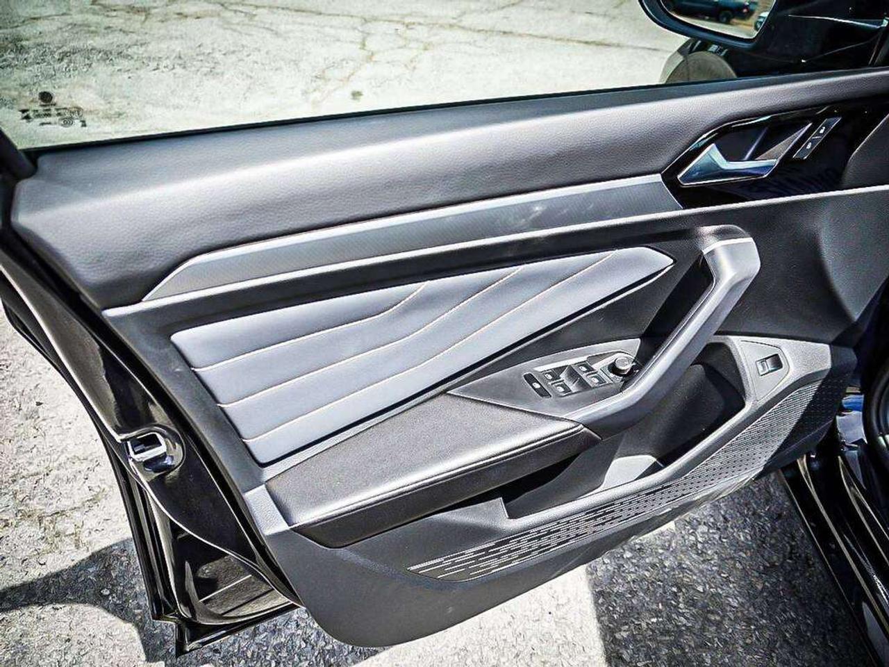 2025 Volkswagen Jetta  Photo