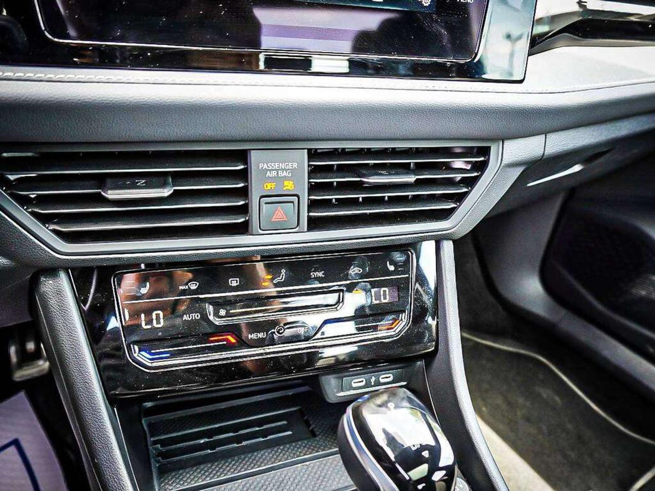 2025 Volkswagen Jetta  Photo