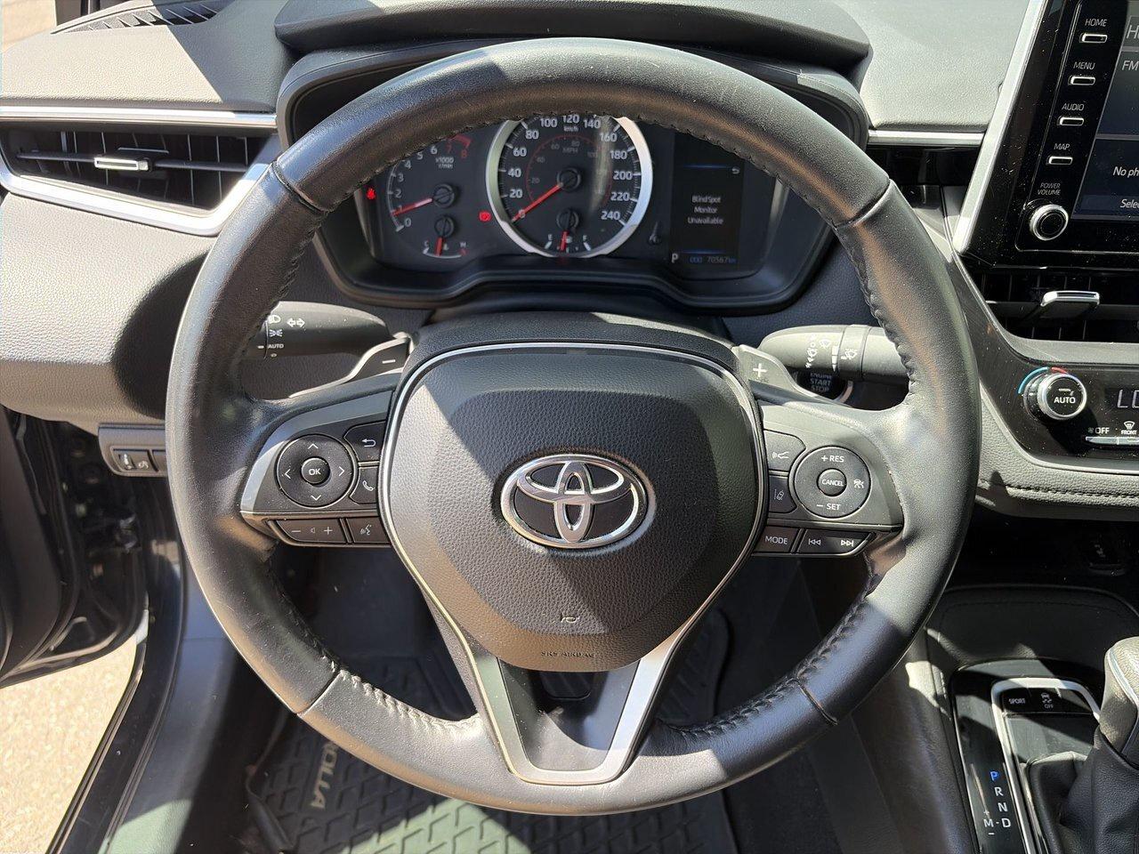2020 Toyota Corolla 4-door Sedan SE CVT Low Kilometers! Photo