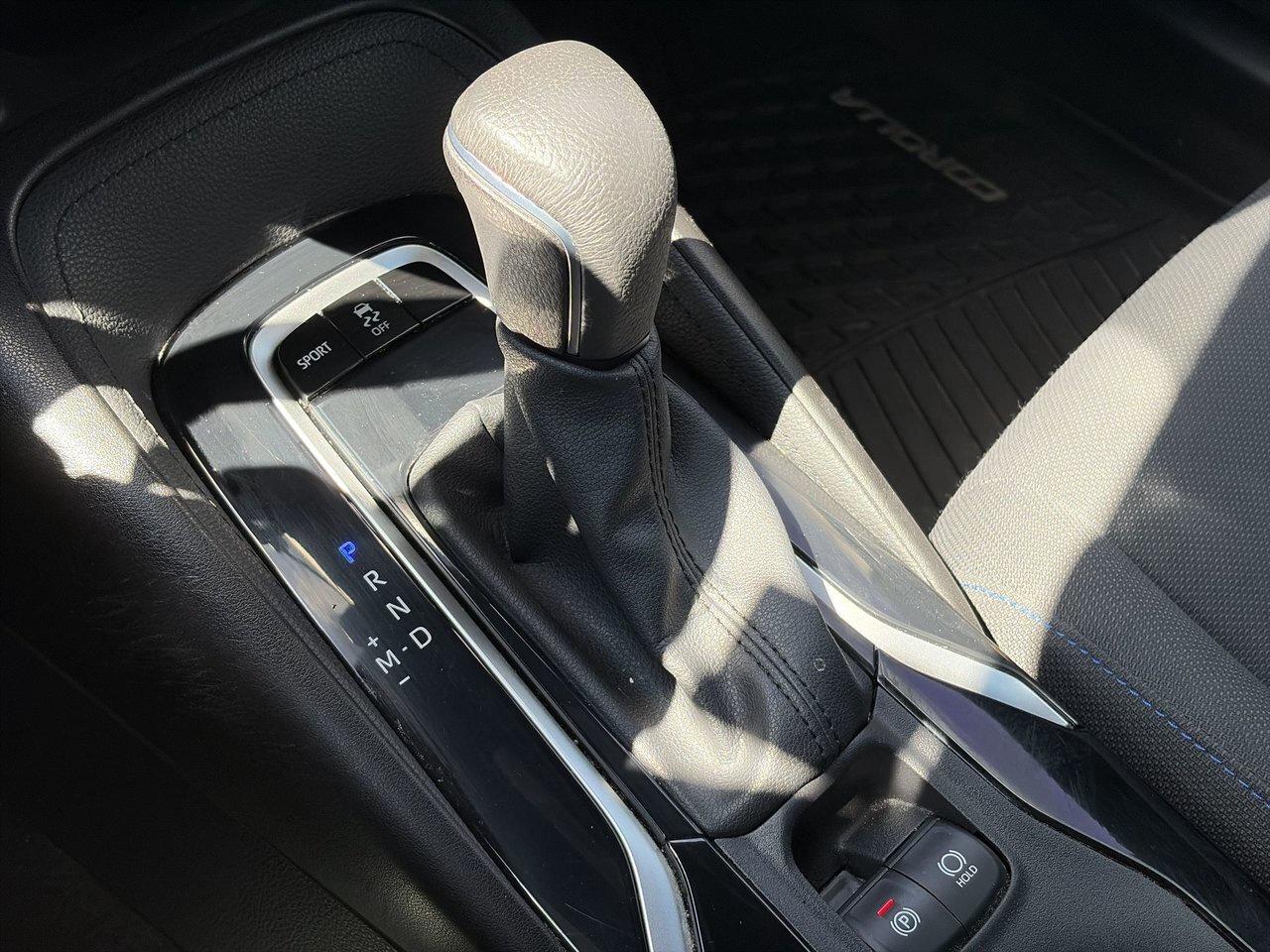 2020 Toyota Corolla 4-door Sedan SE CVT Low Kilometers! Photo