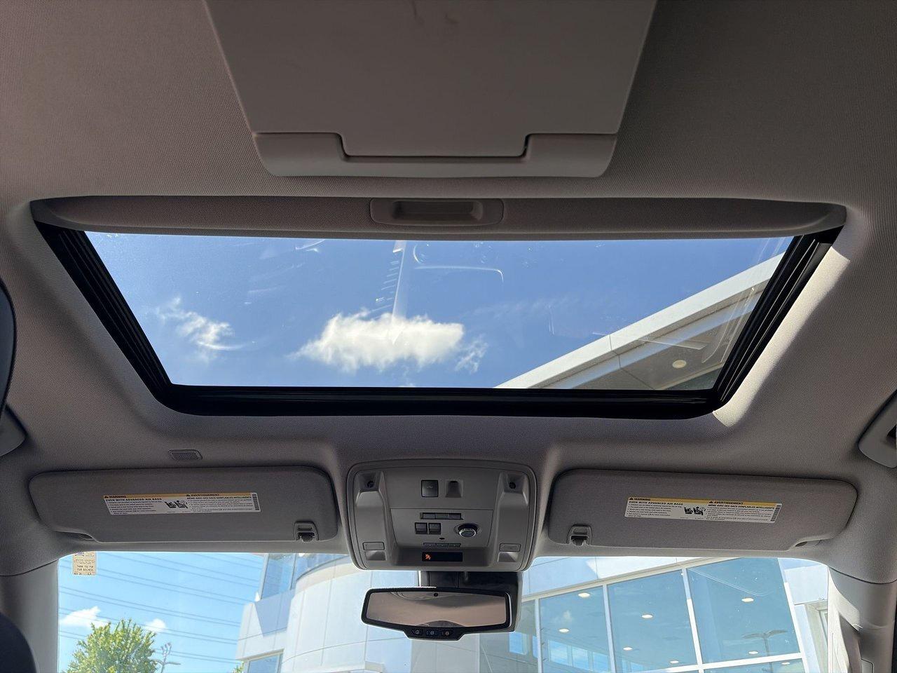 2020 GMC Yukon XL 4x4 Denali Ultimate Package Rear Entertainment Pow Photo