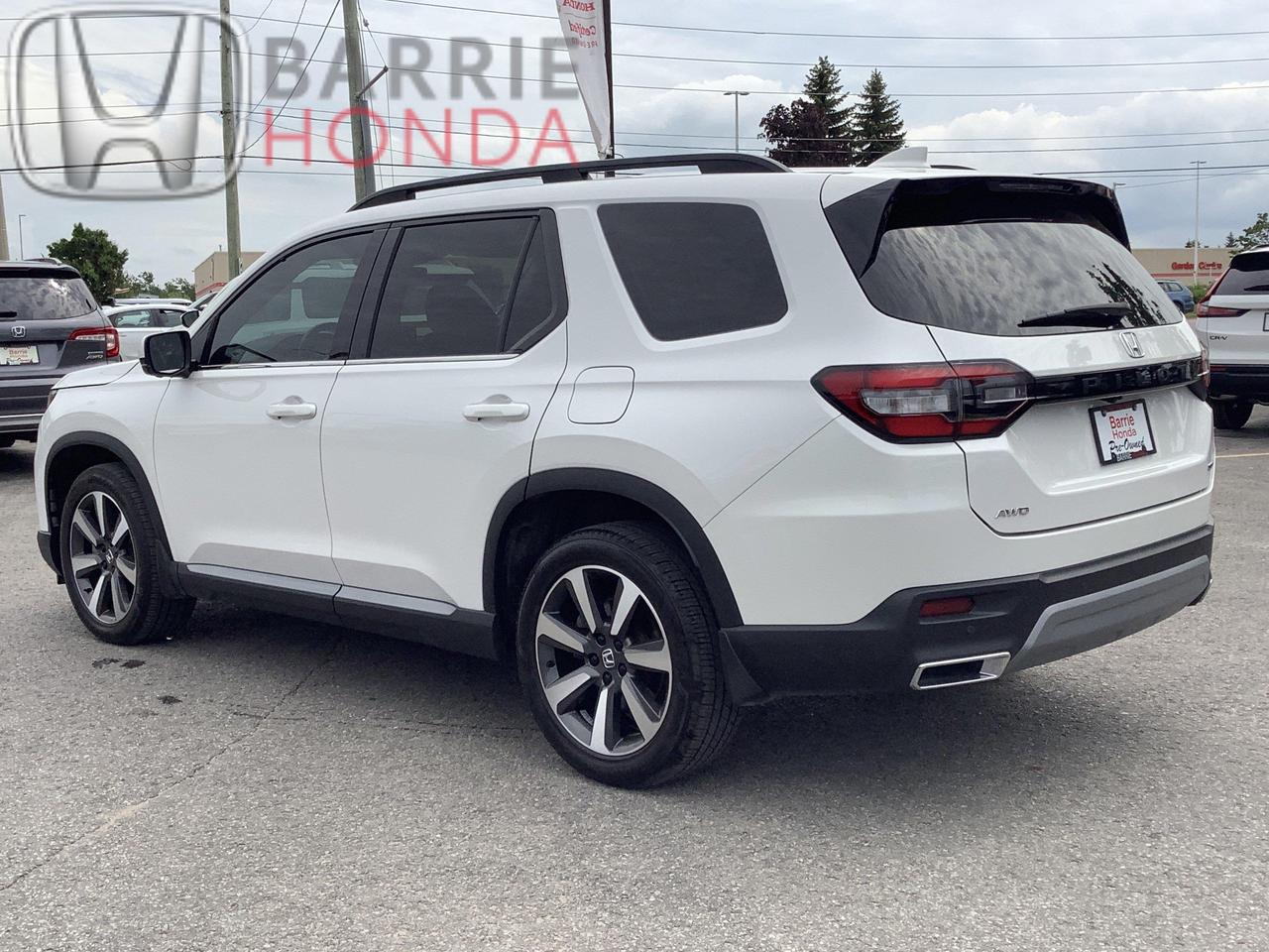 2023 Honda Pilot Touring 4dr All-Wheel Drive Photo