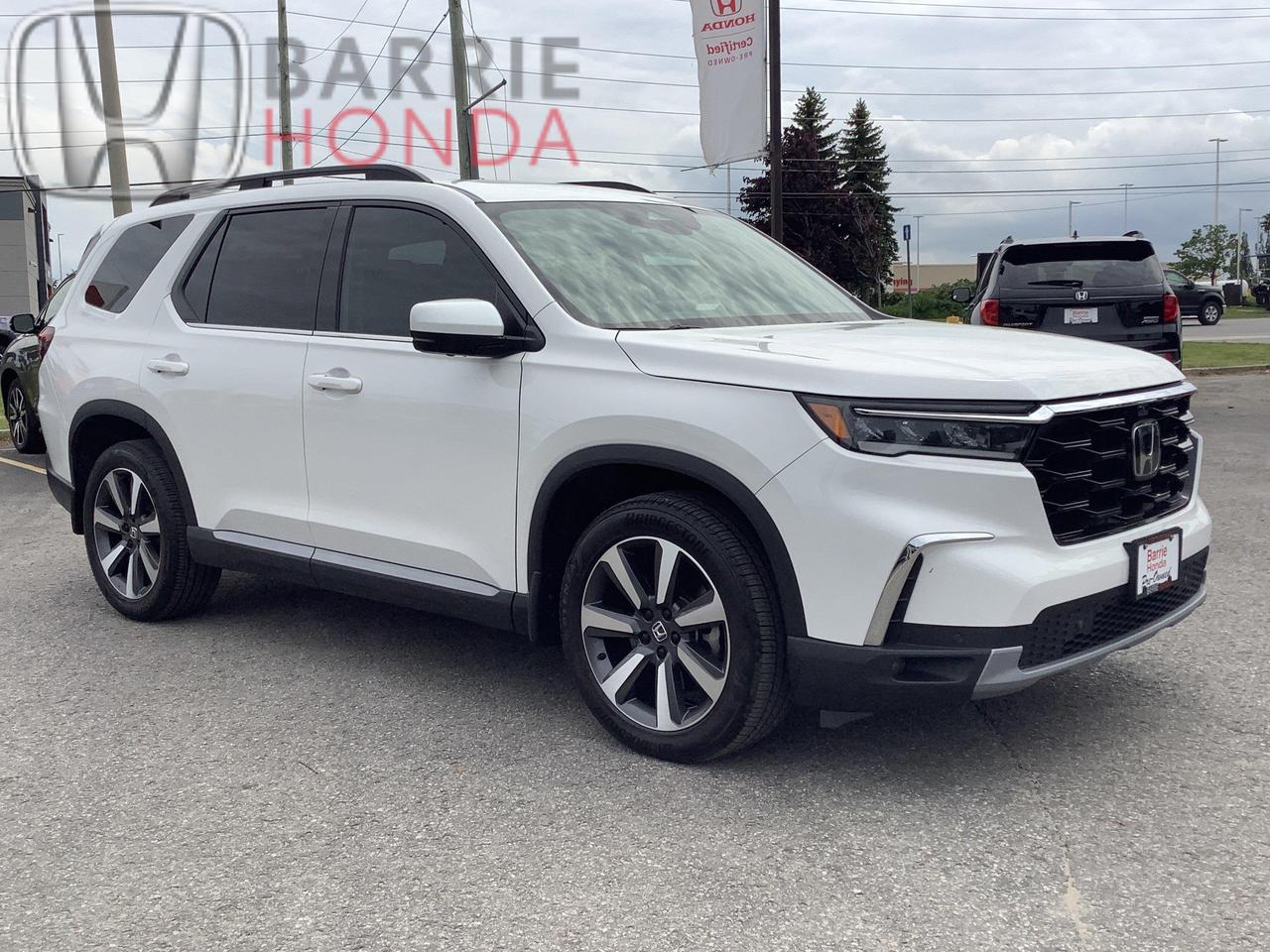 2023 Honda Pilot Touring 4dr All-Wheel Drive Photo