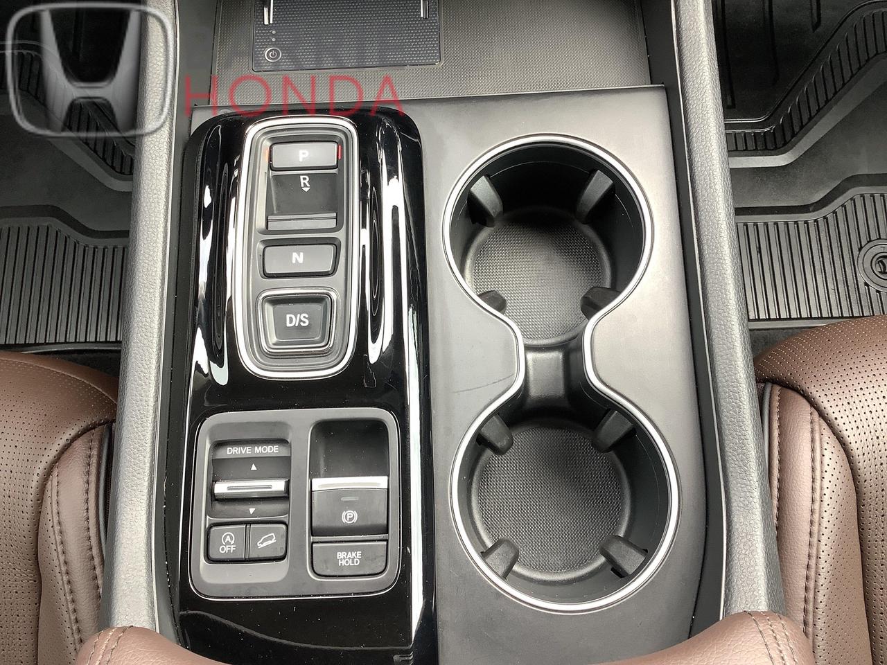 2023 Honda Pilot Touring 4dr All-Wheel Drive Photo