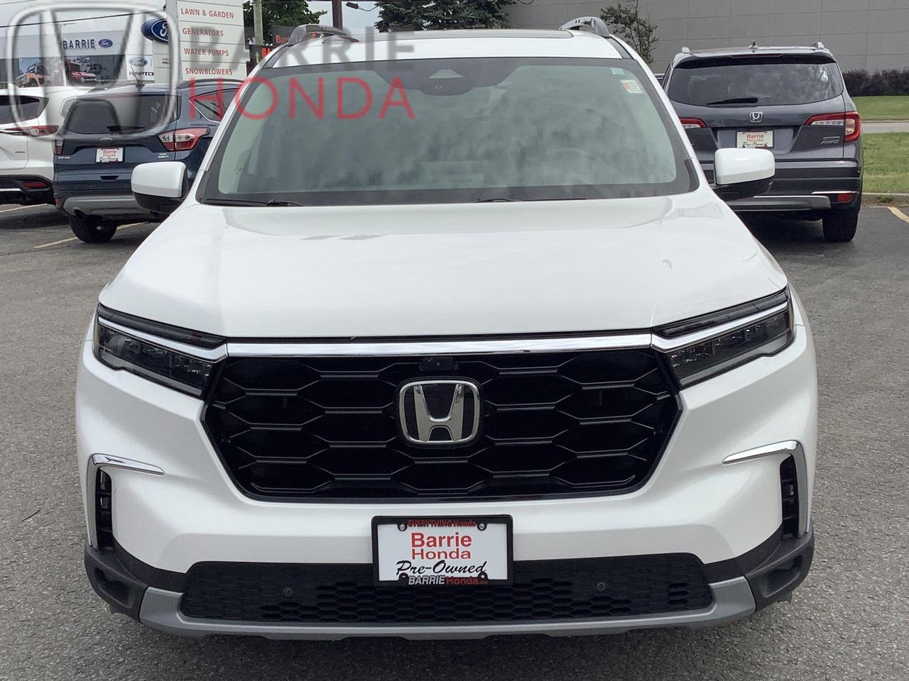 2023 Honda Pilot Touring 4dr All-Wheel Drive Photo